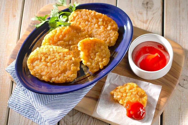 วิธีทำ ‘มันฝรั่งทอด’ (Hash Brown) ให้กรอบอร่อย! จี่บนกระทะจนเป็นสีเหลืองทอง ทานคู่กับซอสมะเขือเทศหรือเกลือพริกไทยก็อร่อยทั้งนั้น